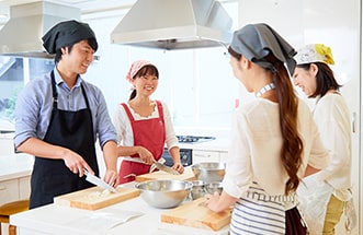 男性も女性も 初心者におすすめ 名古屋の料理教室 Nagoyajin